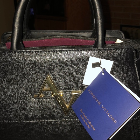 👜ADRIENNE VITTADINI👜TRAPUNTO LATCH SATCHEL👜 - Picture 6 of 8